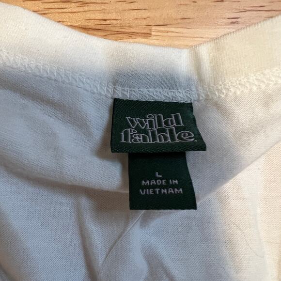 Wild Fable Women's Off-White Short Sleeve Cropped T-Shirt - Size Large - NWT - Picture 2 of 8